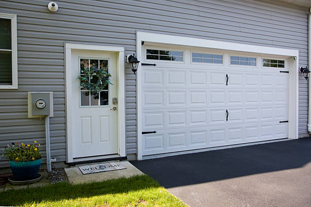 24/7 Emergency Garage Door Panel Replacement experts in Mineralwells, WV